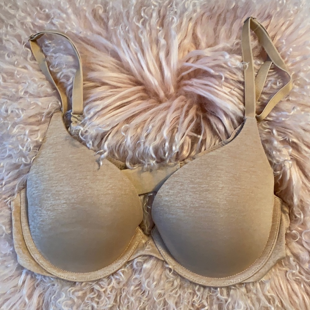 Victoria’s Secret bra. Size 34B.